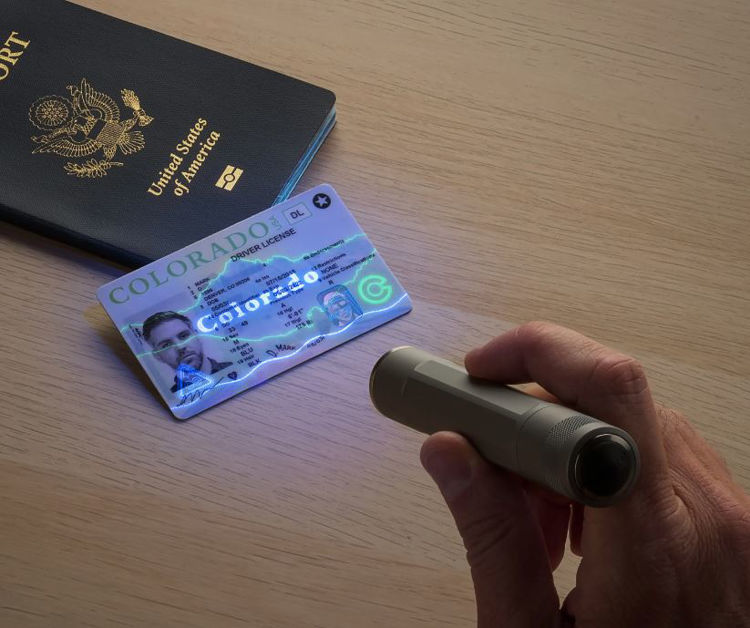 Mynd Nite Ize X5 vasaljós UV titanium