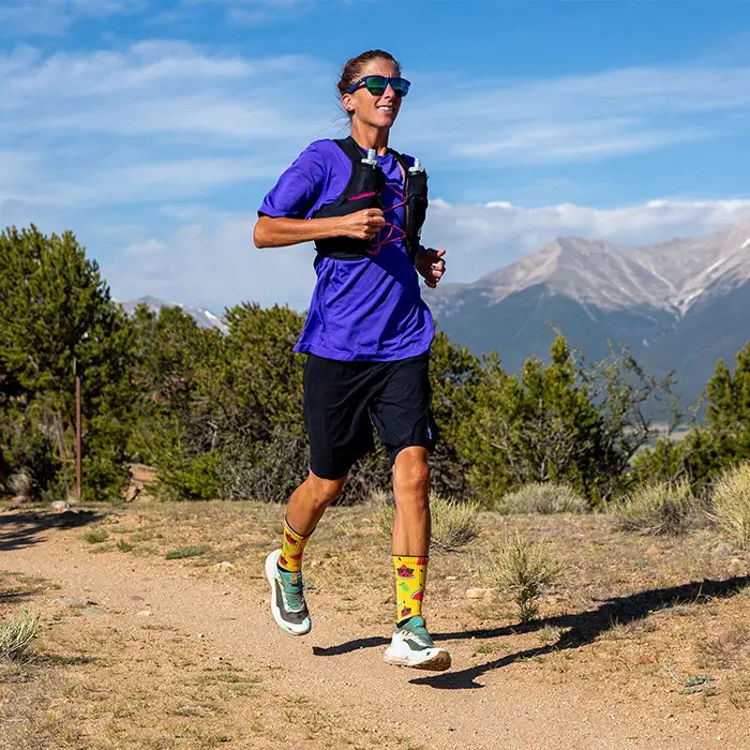 Mynd Injinji Courtney Crew tásokkar