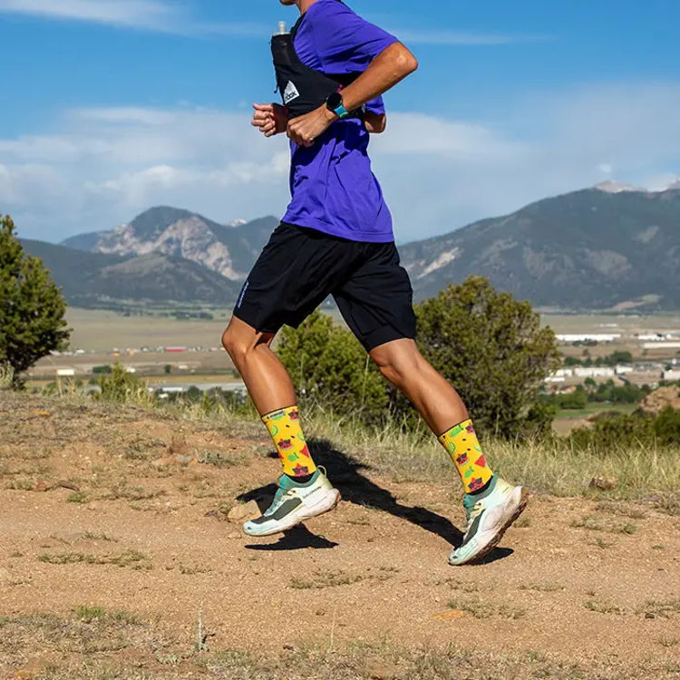 Mynd Injinji Courtney Crew tásokkar